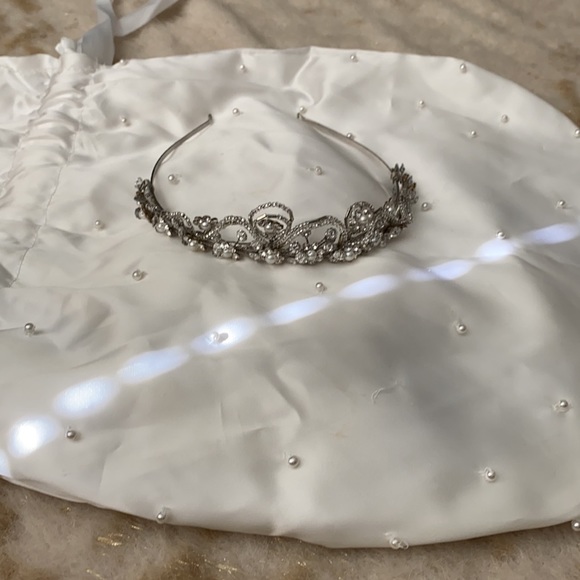 Tiara - Picture 3 of 3